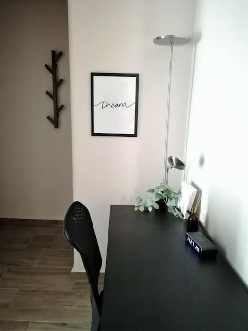 Koukaki Cozy Apartment 5 Minutes To Metro Athena Bagian luar foto